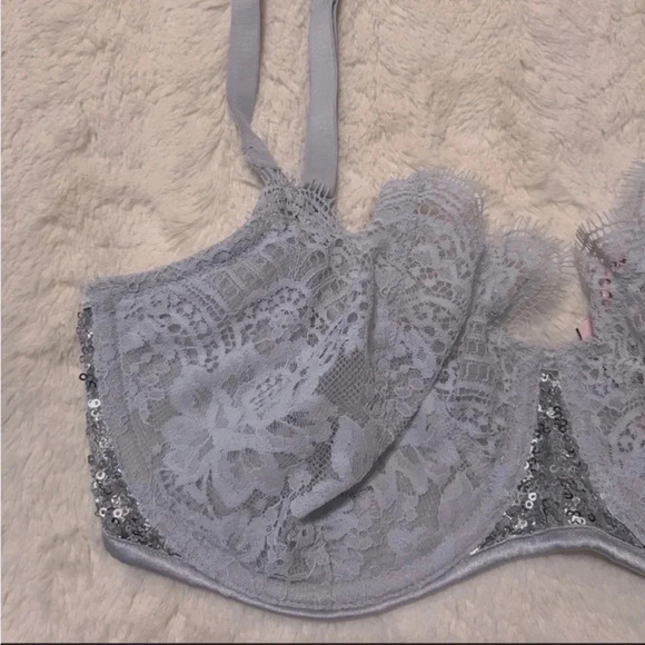 NWT VS Dream Angel Wicked Unlined Uplift Bra
Uplift Bra Size 32DDD - Picture 3 of 11